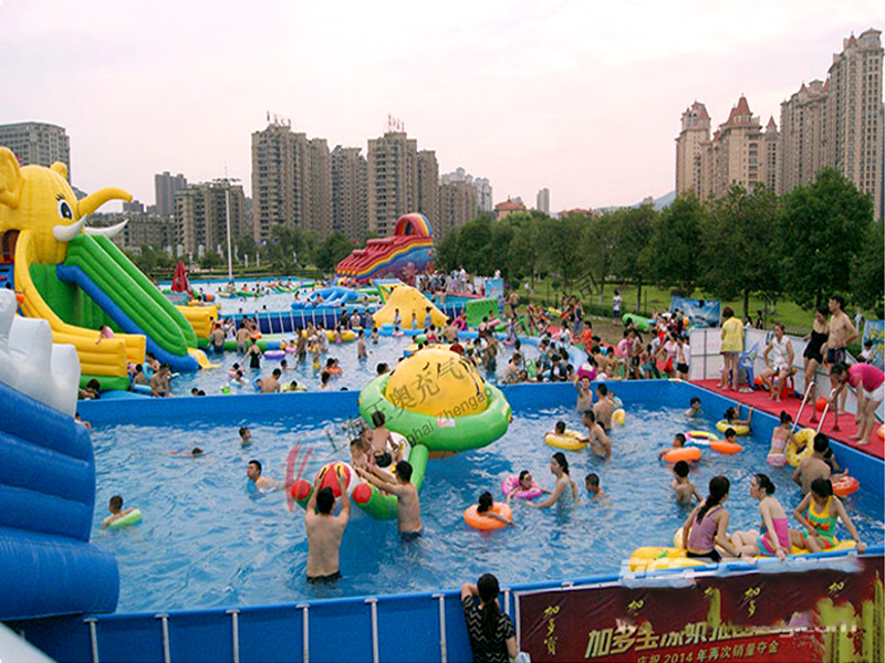 移動水上樂園