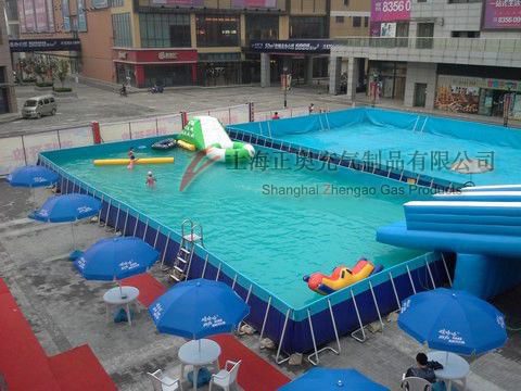 移動水上樂園
