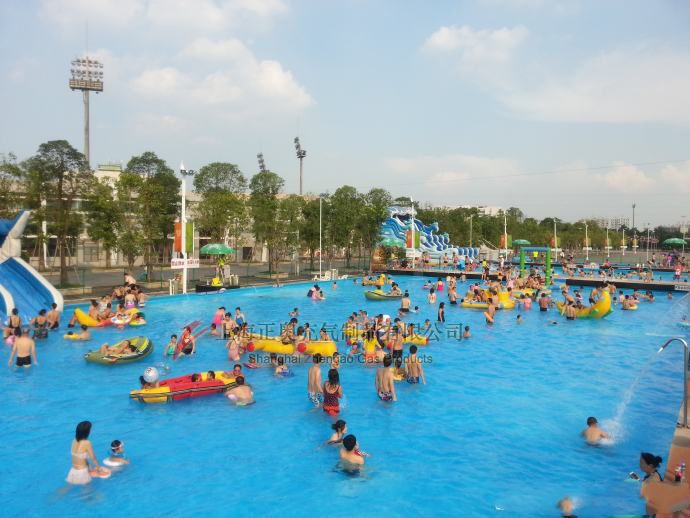 移動水上樂園