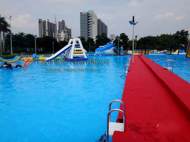移動水上樂園