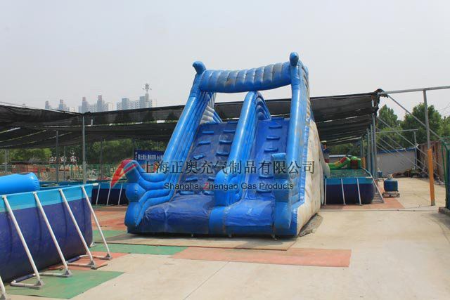 移動水上樂園