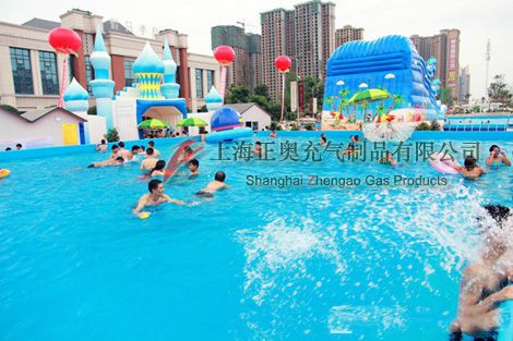 移動水上樂園