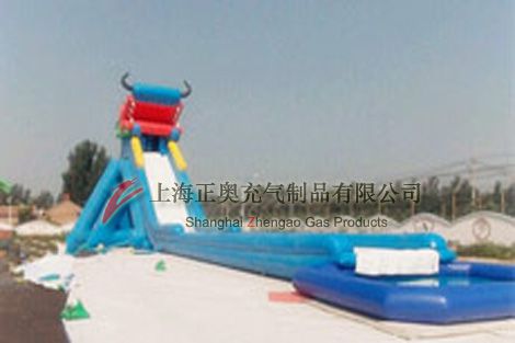移動水上樂園