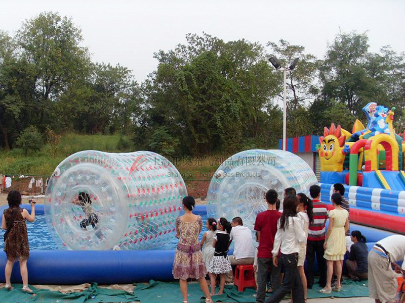 水上滾筒球