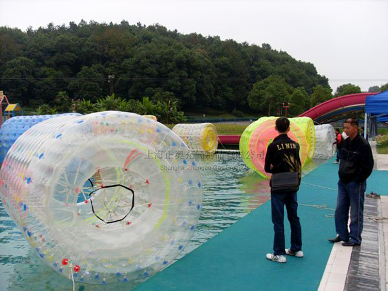 水上滾筒球