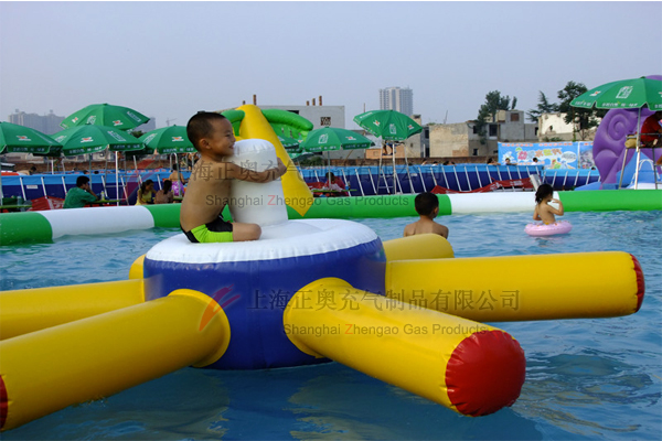 充氣水上玩具