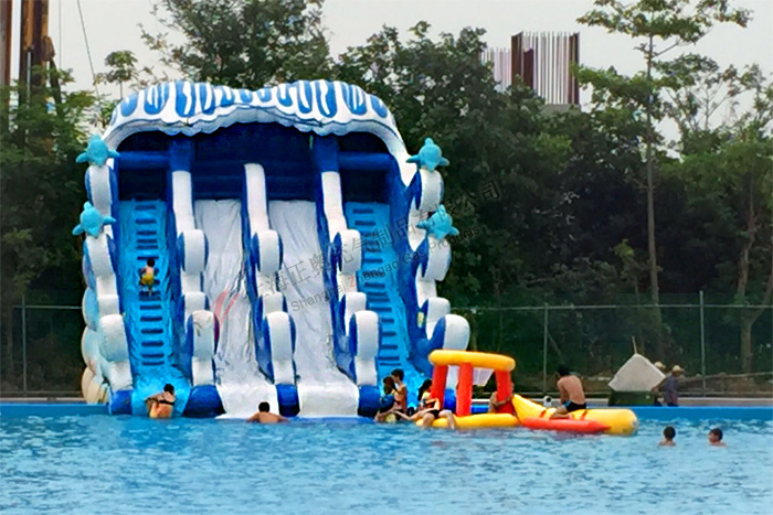 大型充氣水滑梯