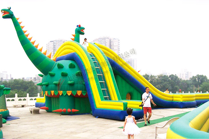 大型充氣水滑梯