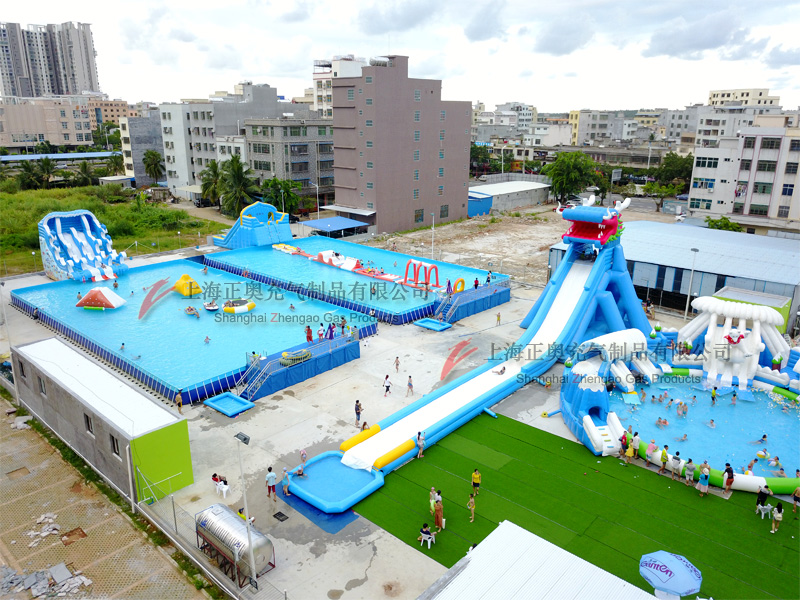 移動水上樂園
