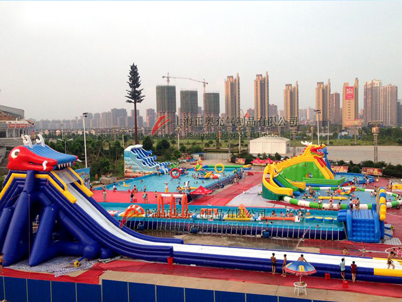 移動水上樂園