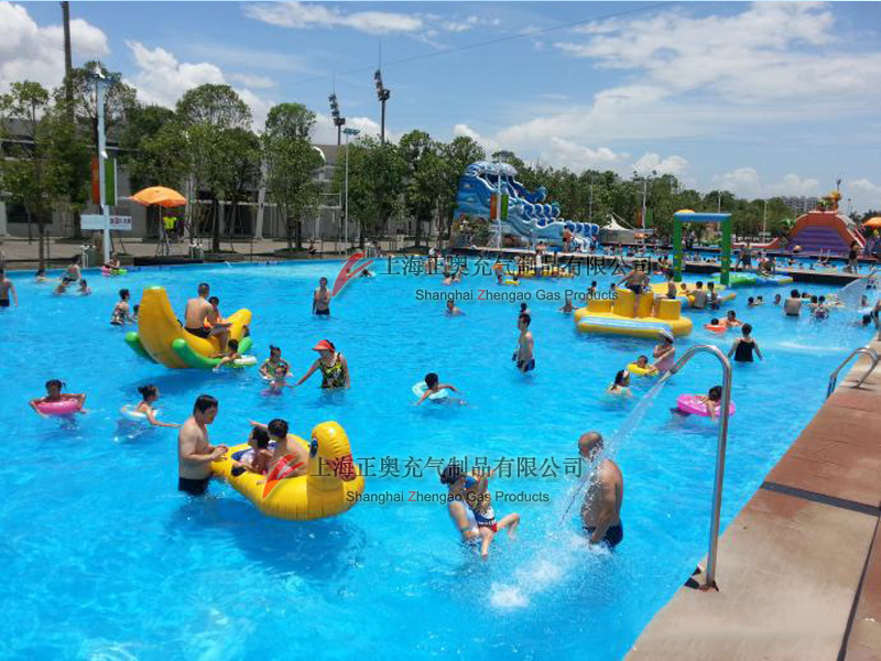 移動水上樂園
