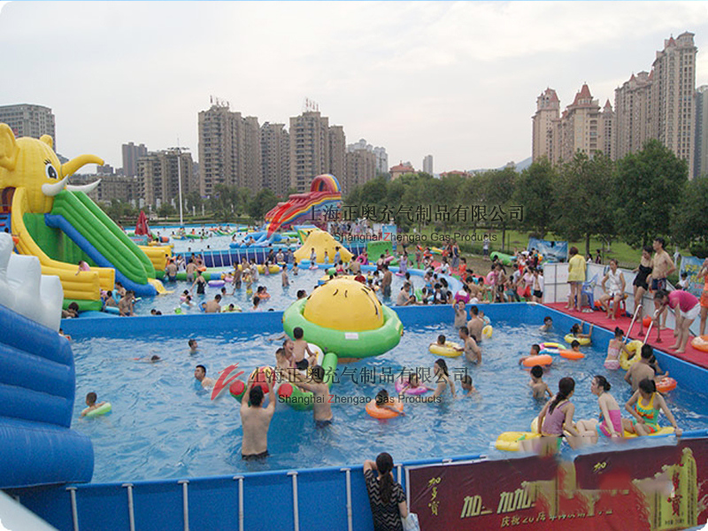 移動水上樂園