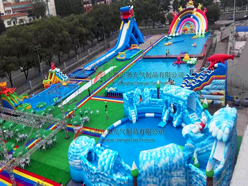 移動水上樂園