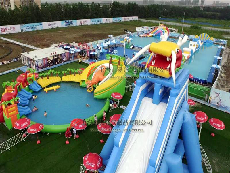 移動水上樂園