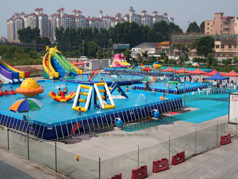 移動水上樂園